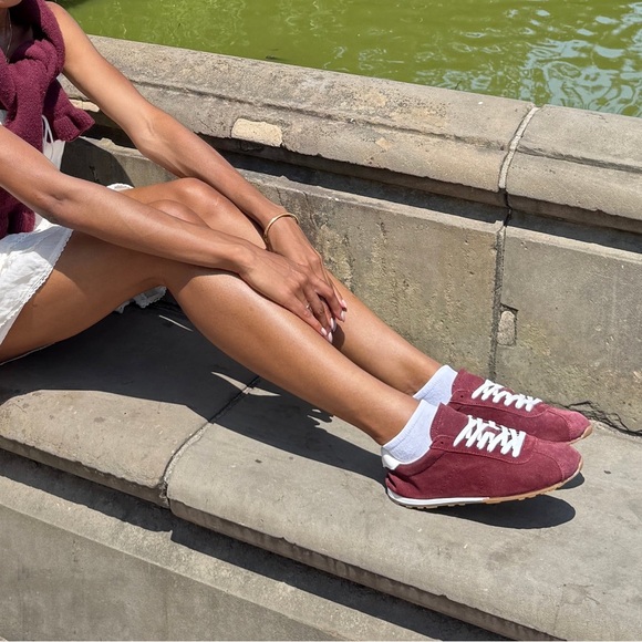 🤍HP🤍Dolce Vita Burgundy Suede Sneakers – Made in Italy – Star Sole – Size 9 - Picture 2 of 9